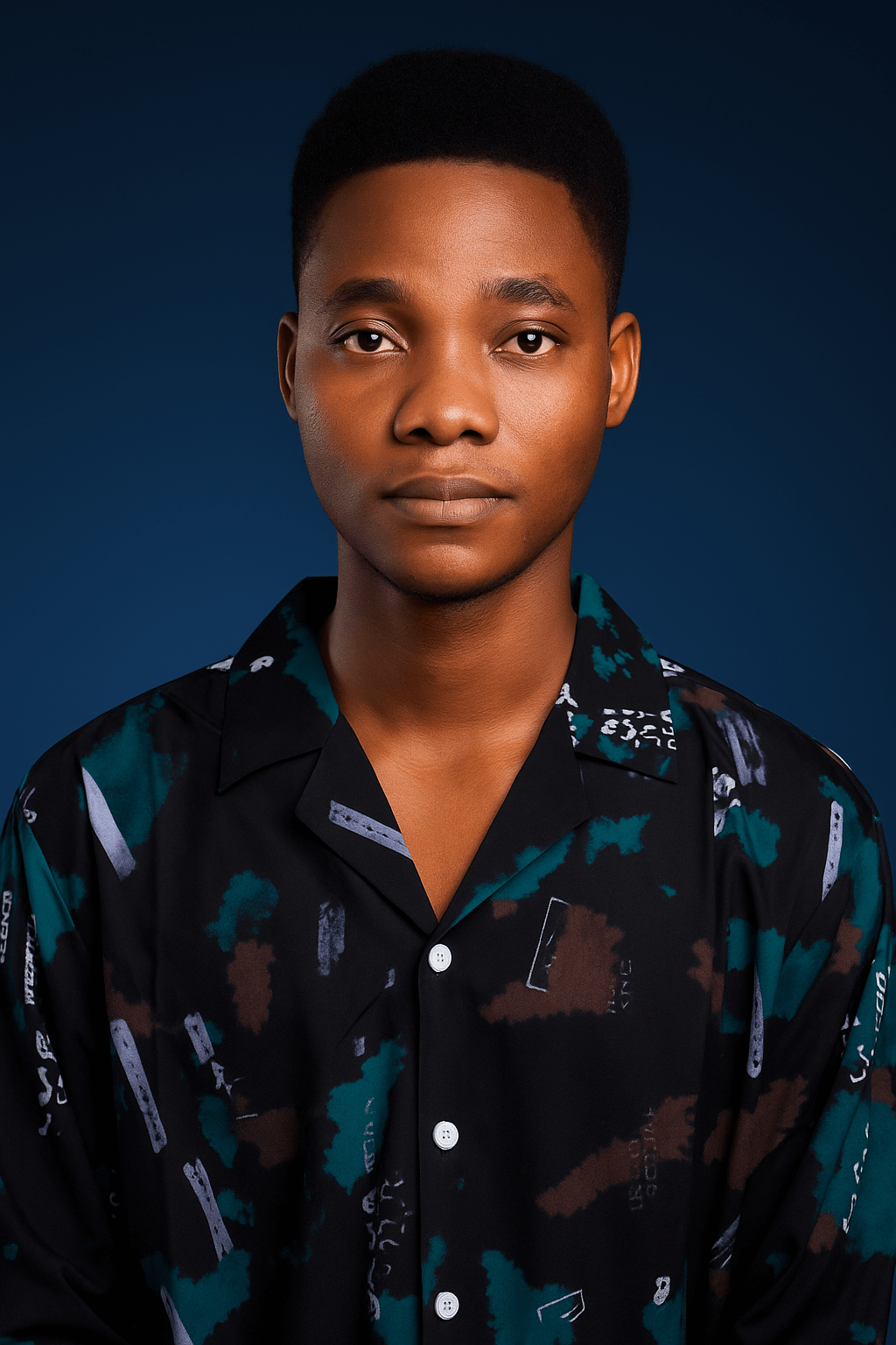 Portrait professionnel de Michel Djossou, écrivain et développeur web